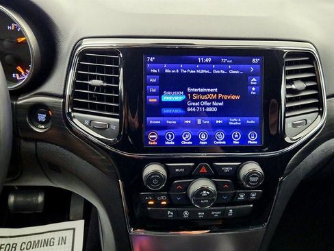 Used 2019 Jeep Grand Cherokee Laredo RWD image 16