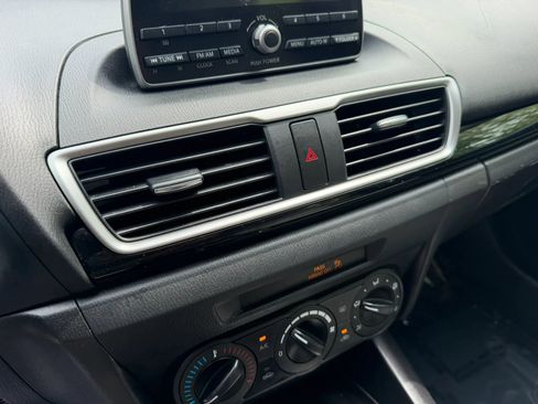 Used 2014 MAZDA MAZDA3 i Sport FWD image 24