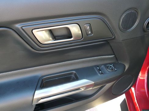 Used 2020 Ford Mustang Shelby GT500 w/ Technology Package image 12