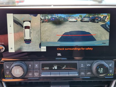Used 2024 Toyota Grand Highlander AWD image 13