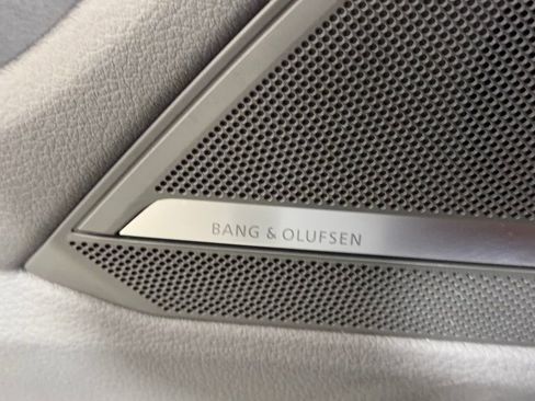 Used 2024 Audi A6 Premium Plus w/ Premium Plus Package image 17