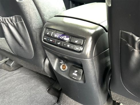 Used 2022 Hyundai Palisade SEL w/ Premium Package image 19