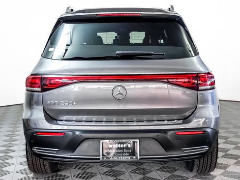 Certified 2023 Mercedes-Benz EQB 250+ w/ Exclusive Package image 8