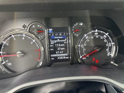 Used 2024 Toyota 4Runner SR5 Premium w/ Moonroof Package AWD/4WD image 10