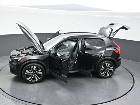 Used 2024 Volvo XC40 B5 Plus w/ Protection Package Premier AWD/4WD image 42