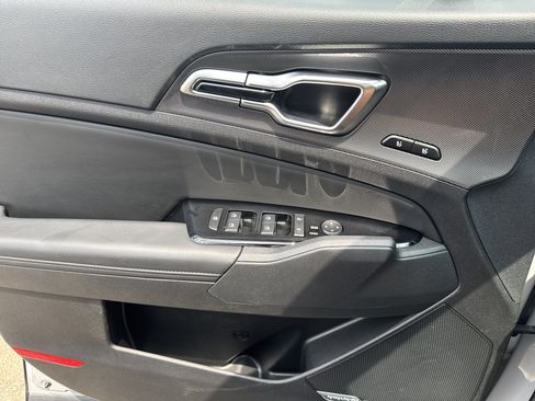 Used 2025 Kia Sportage SX FWD image 9