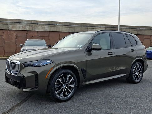 Certified 2024 BMW X5 xDrive40i w/ M Sport Package image 3