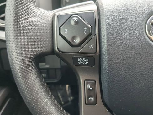 Used 2018 Toyota Tacoma TRD Sport w/ Technology Package image 30