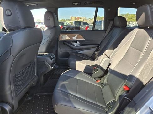 Used 2025 Mercedes-Benz GLS 450 450 4MATIC image 12