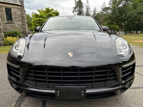Used 2018 Porsche Macan AWD/4WD image 1