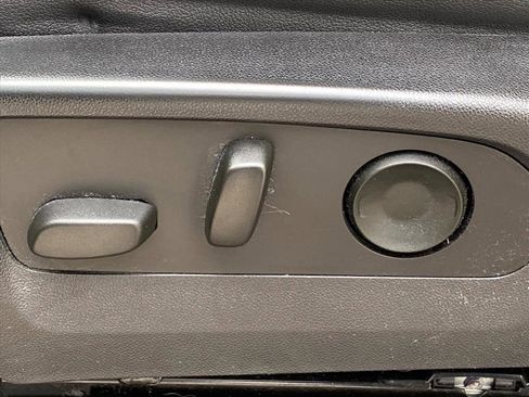 Used 2023 Chevrolet Colorado Z71 w/ Z71 Convenience Package 2 image 13