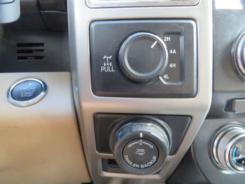 Used 2017 Ford F150 Lariat w/ Equipment Group 502A Luxury AWD/4WD image 18