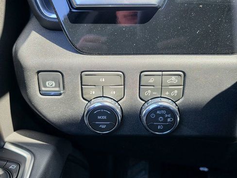 New 2026 GMC Sierra 3500 SLE w/ SLE Value Package AWD/4WD image 21