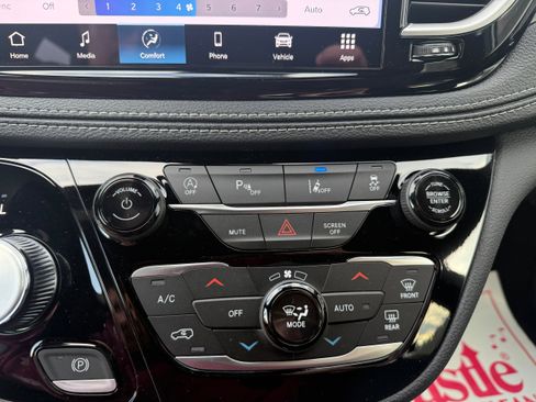 New 2026 Chrysler Pacifica Select image 23