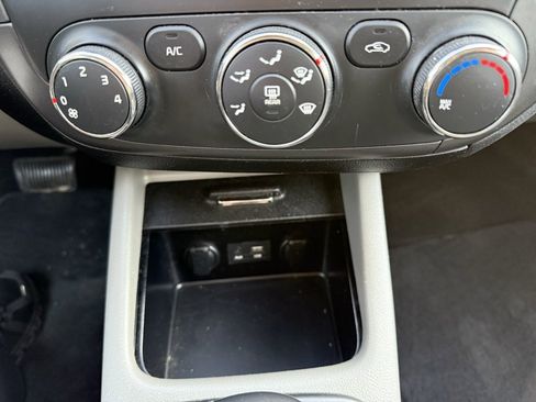 Used 2015 Kia Forte LX image 4