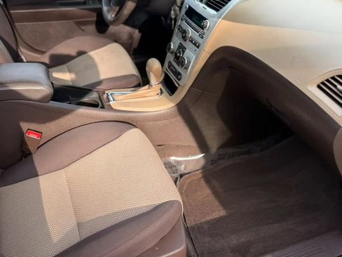 Used 2010 Chevrolet Malibu LS FWD image 18