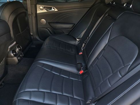 Used 2022 Kia Stinger GT2 RWD image 13