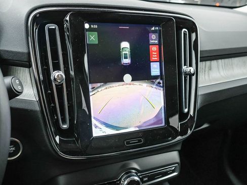 New 2026 Volvo XC40 B4 Core w/ Climate Package image 33