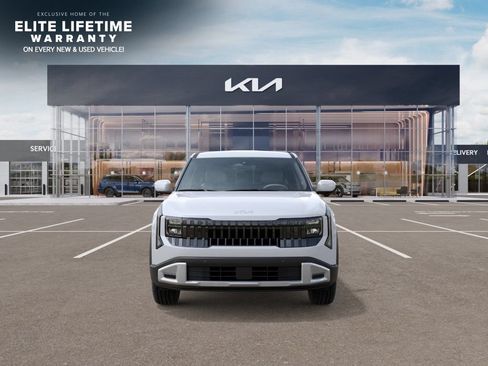 New 2027 Kia Seltos LX FWD image 3