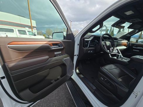 Used 2022 GMC Sierra 1500 Denali w/ Denali Reserve Package AWD/4WD image 23