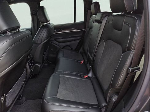 New 2026 Jeep Grand Cherokee Altitude RWD image 20