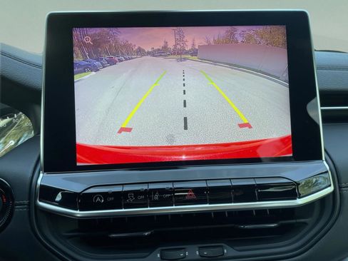 Used 2022 Jeep Compass Limited image 27