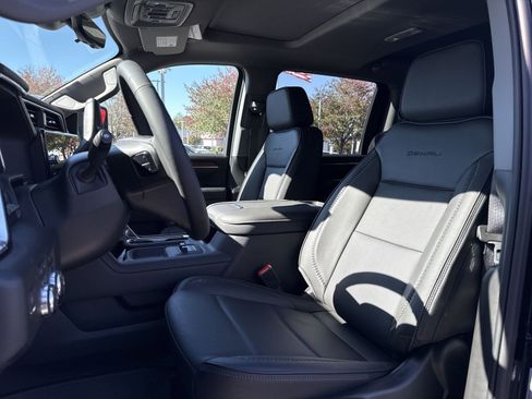 New 2026 GMC Sierra 2500 Denali w/ Denali Reserve Package image 13
