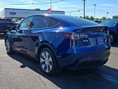 Used 2023 Tesla Model Y Long Range AWD/4WD image 5