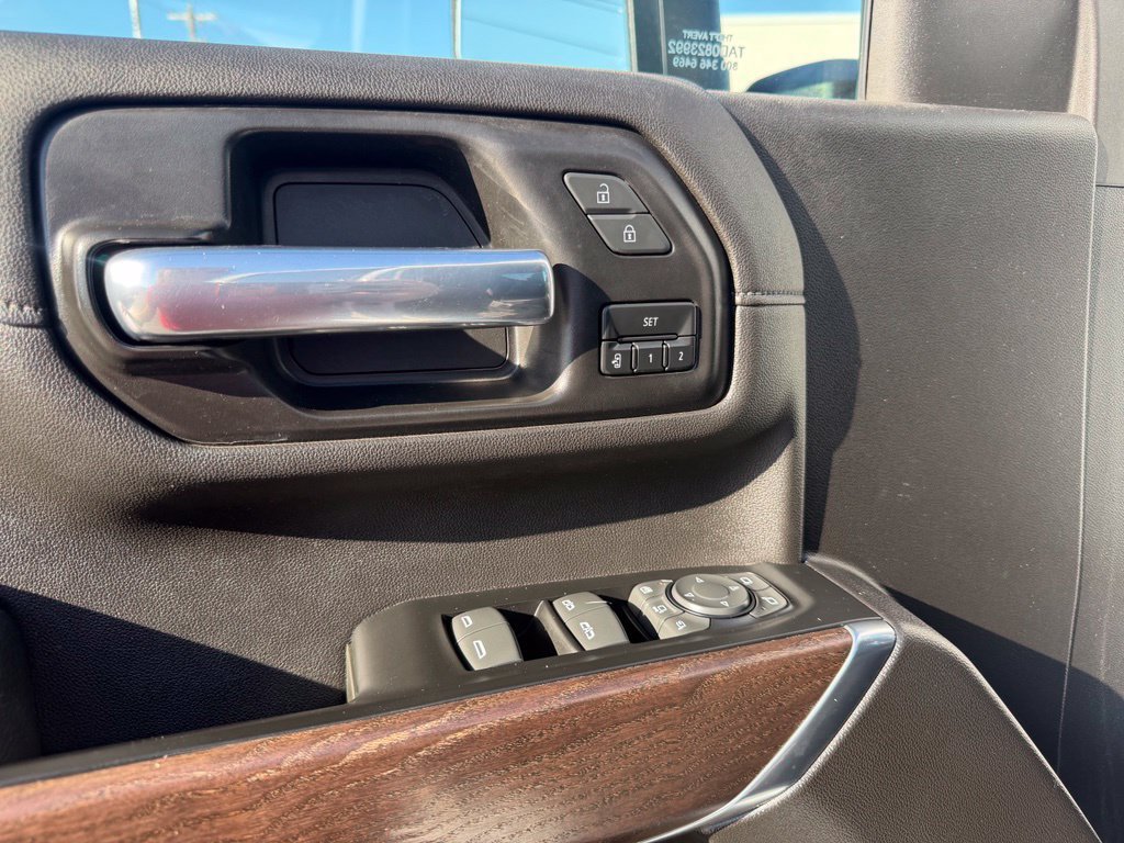 Used 2022 GMC Sierra 3500 Denali w/ Denali Ultimate Package AWD/4WD image 22