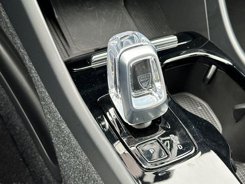 Used 2023 Volvo XC40 Recharge Ultimate image 25