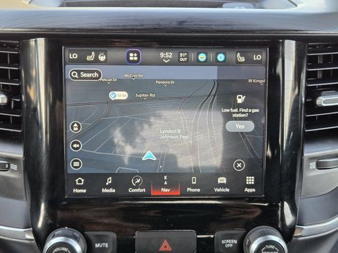Used 2024 RAM 1500 Laramie RWD image 17