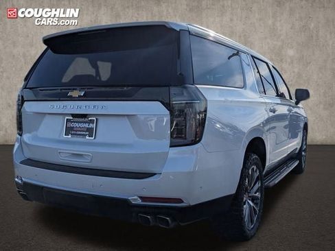 Used 2025 Chevrolet Suburban High Country image 7