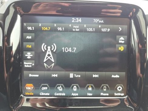 Used 2018 Jeep Compass Latitude w/ Popular Equipment Group AWD/4WD image 18