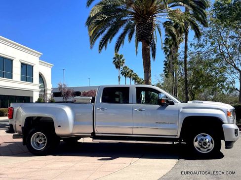 Used 2017 GMC Sierra 3500 Denali w/ Duramax Plus Package image 4