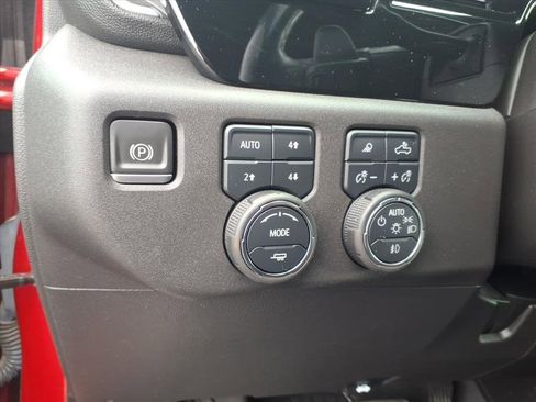 Used 2023 Chevrolet Silverado 1500 LT Trail Boss w/ LT Trail Boss Premium Package image 18