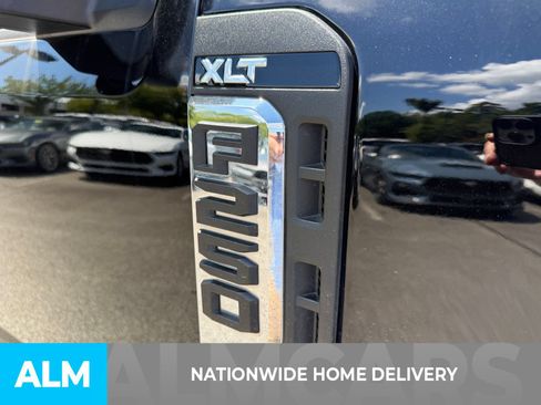 Used 2023 Ford F250 XLT w/ FX4 Off-Road Package AWD/4WD image 4