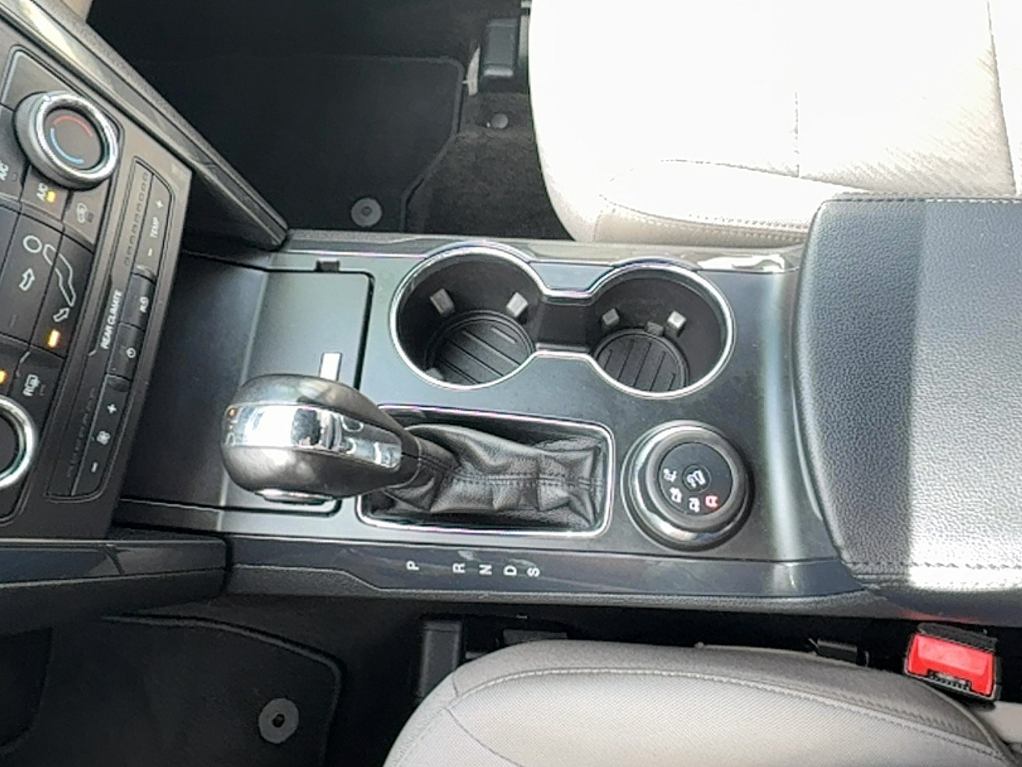 Used 2018 Ford Explorer 4WD image 25