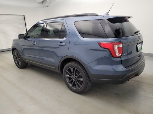Used 2018 Ford Explorer XLT w/ Equipment Group 202A AWD/4WD image 3