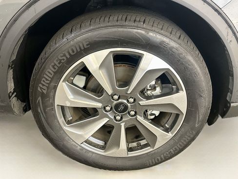 Used 2025 Ford Escape Platinum AWD/4WD image 11