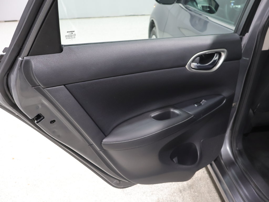 Used 2017 Nissan Sentra SV FWD image 19