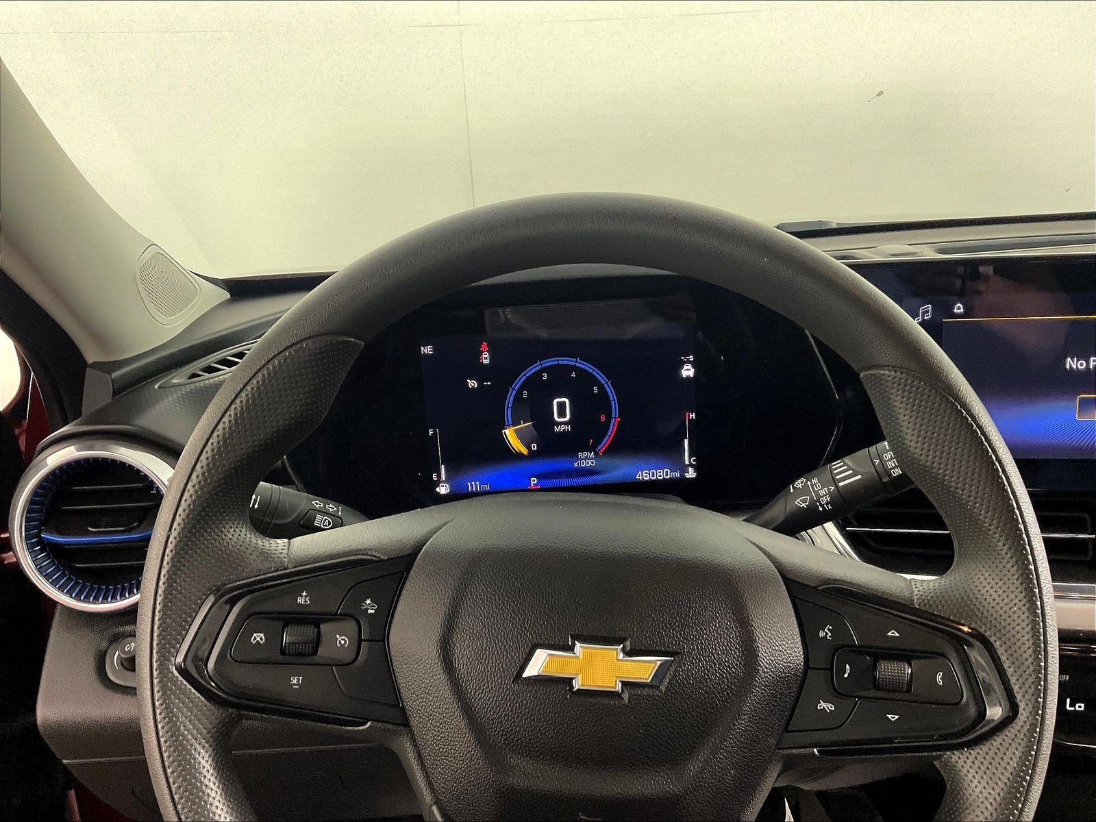 Used 2025 Chevrolet Trax LT FWD image 12