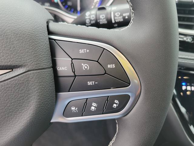 New 2027 Chrysler Pacifica Select FWD image 11