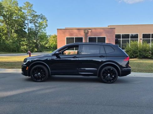 Used 2021 Volkswagen Tiguan SE R-Line AWD/4WD image 10