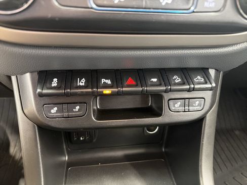 Used 2020 Chevrolet Colorado Z71 w/ Z71 Midnight Edition AWD/4WD image 28