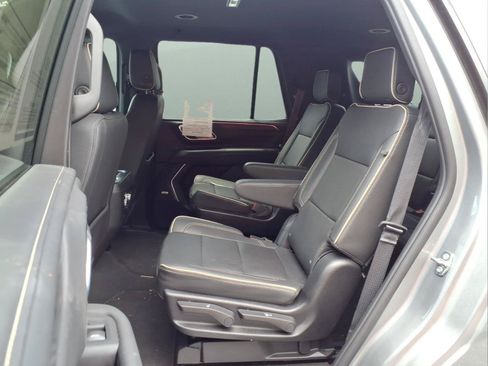 Used 2024 GMC Yukon SLT w/ SLT Luxury Package AWD/4WD image 16