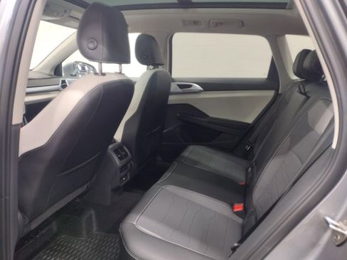 New 2025 Volkswagen Taos SE image 23