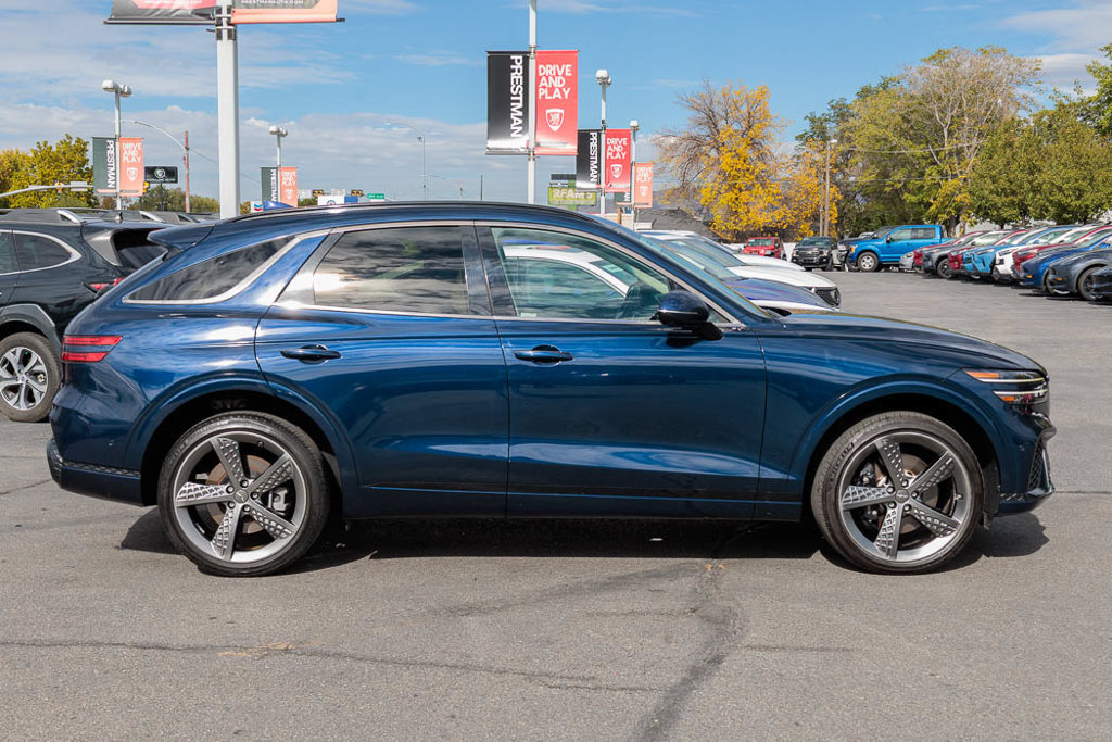 Used 2022 Genesis GV70 3.5T Sport w/ Sport Prestige Package AWD/4WD image 19