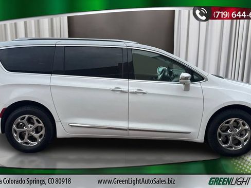 Used 2021 Chrysler Pacifica Limited w/ Premium & Safety Sphere Group AWD/4WD image 6