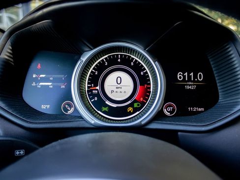 Used 2022 Aston Martin DB11 Volante image 12