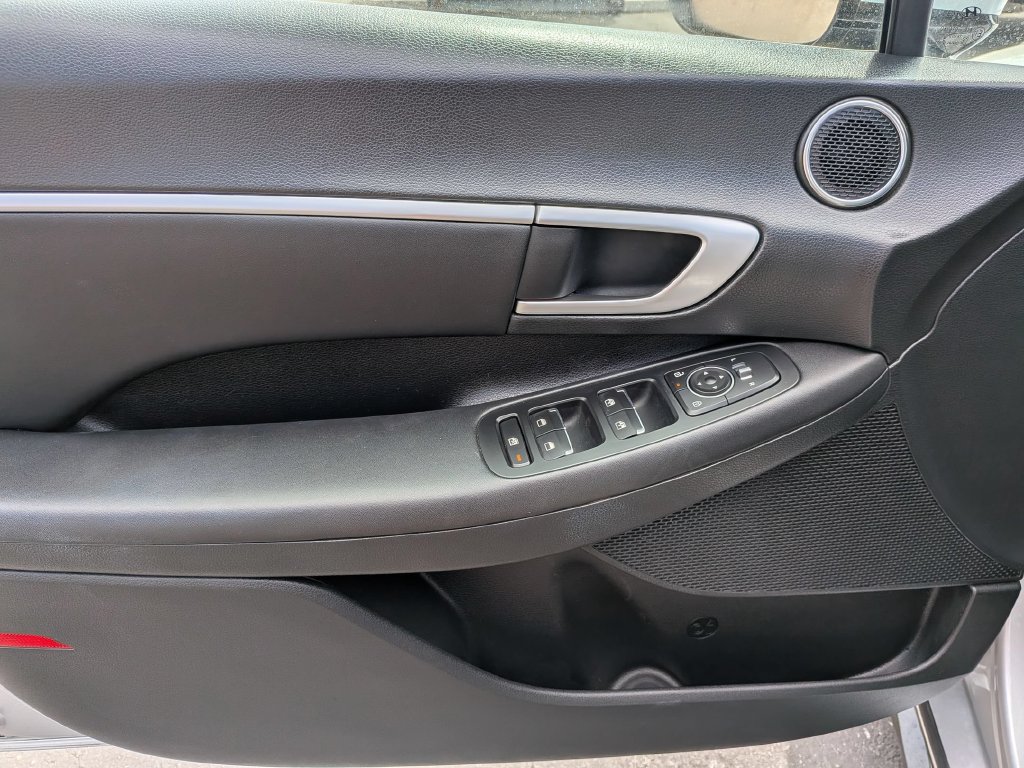Used 2025 Hyundai Sonata SEL FWD image 11